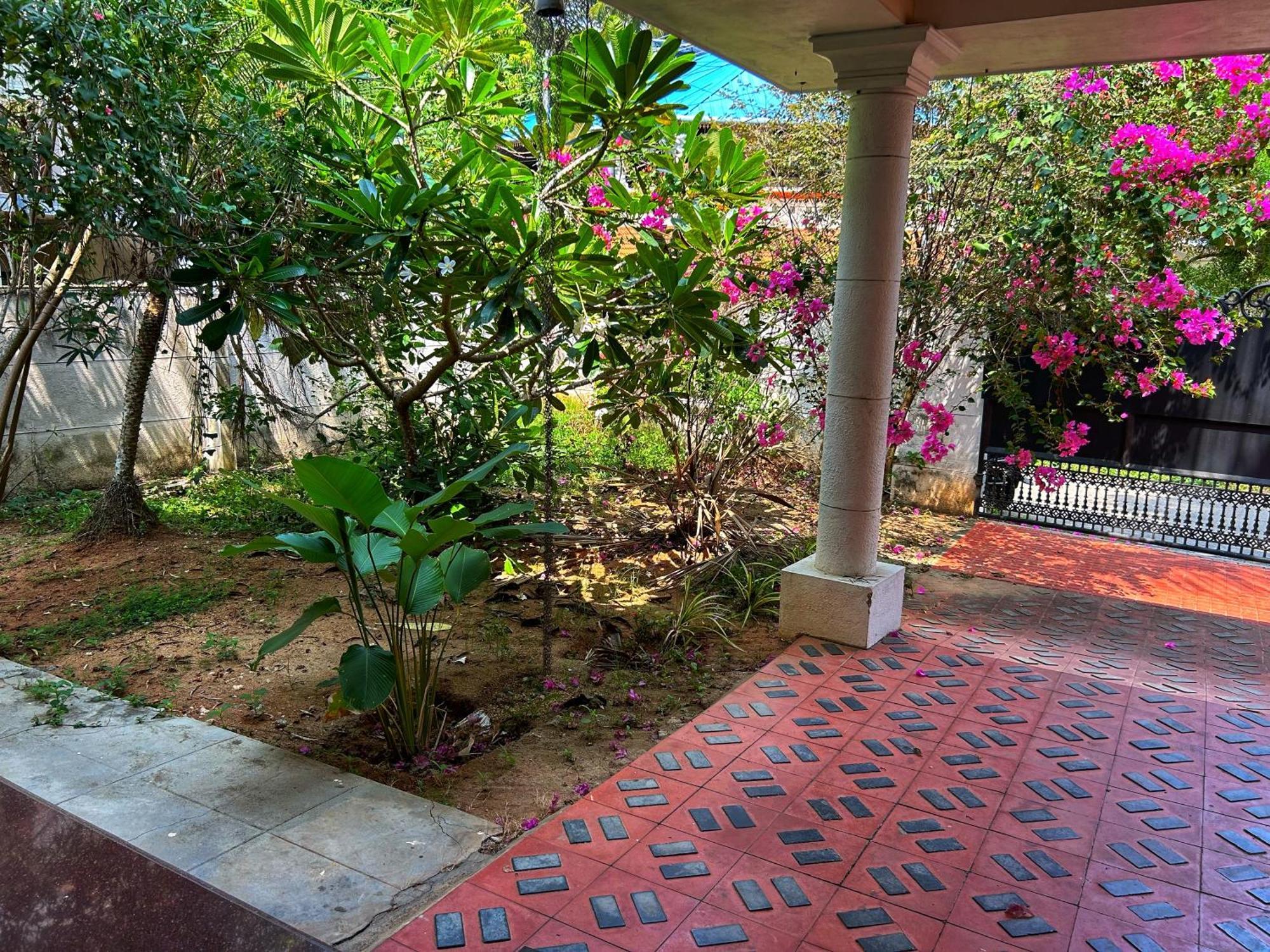 La Casa Trivandrum 4 Bhk Ac Luxury At Centre, Just 6 Kms To Airport Thiruvananthapuram