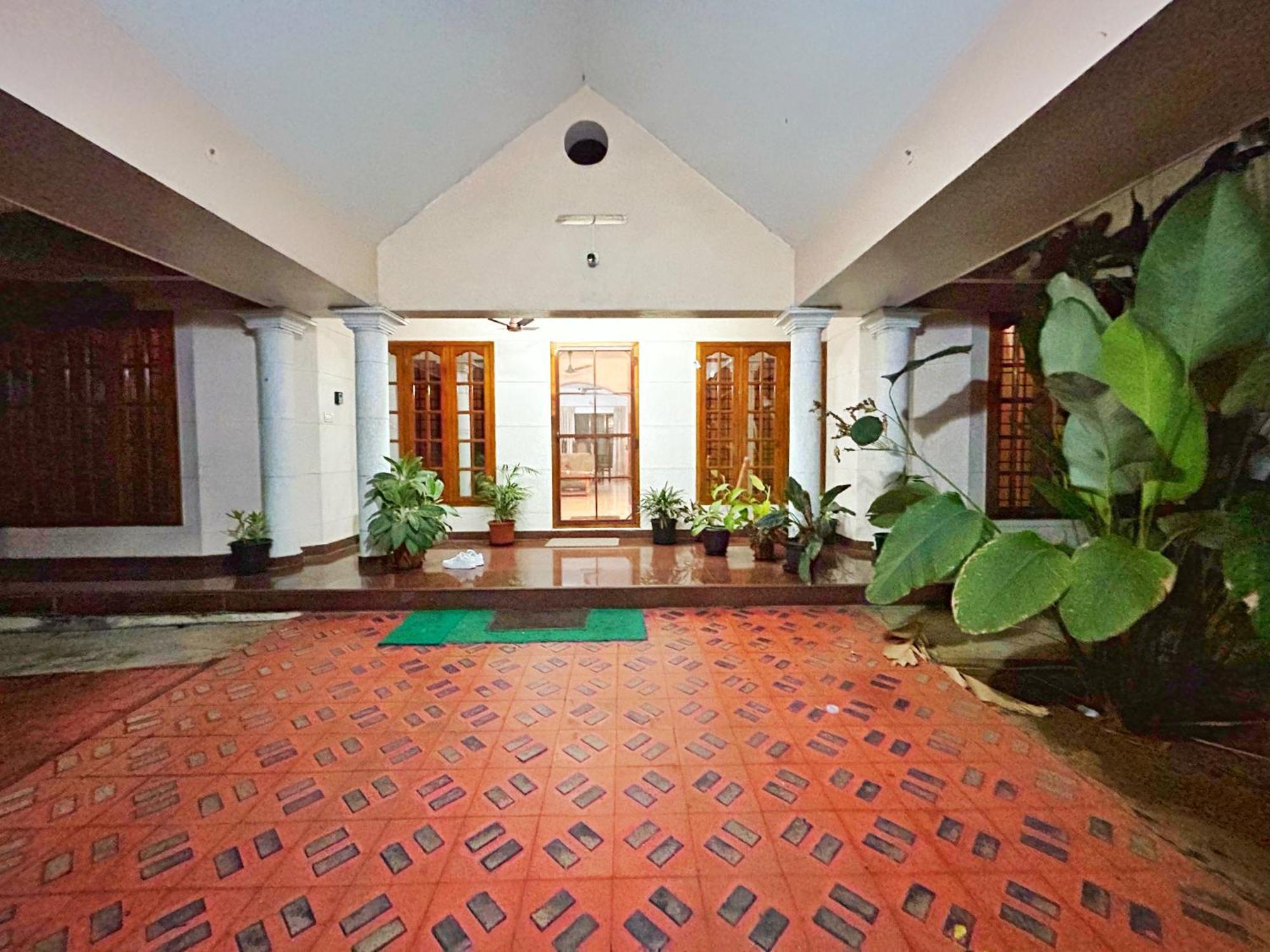 Villa La Casa Trivandrum 4 Bhk Ac Luxury At Centre, Just 6 Kms To Airport *