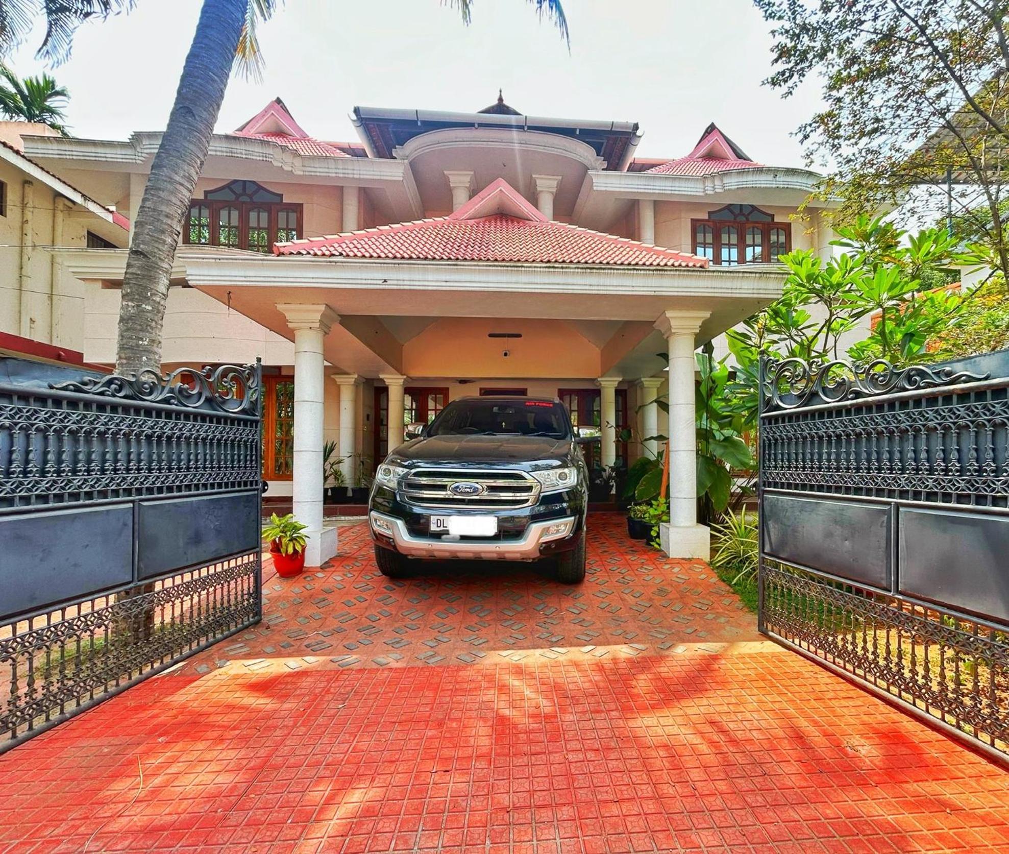 La Casa Trivandrum 4 Bhk Ac Luxury At Centre, Just 6 Kms To Airport & 5 Min Drive To Padmanabha Swamy Temple * Thiruvananthapuram
