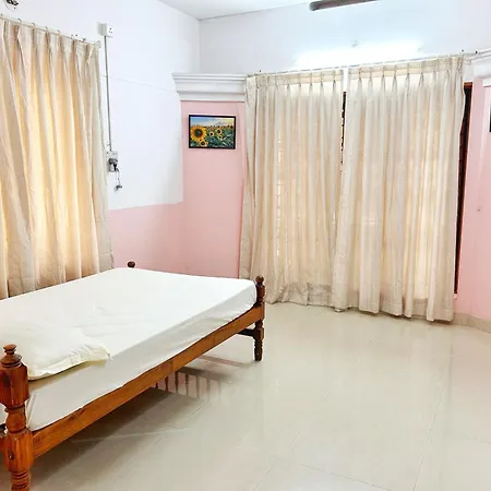La Casa Trivandrum 4 Bhk Ac Luxury Villa At City Centre, Just 6 Kms To Airport & 5 Min Drive To Padmanabha Swamy Temple Thiruvananthapuram Exterior photo