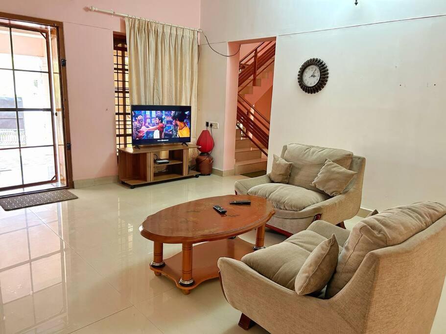 La Casa Trivandrum 4 Bhk Ac Luxury At Centre, Just 6 Kms To Airport Thiruvananthapuram