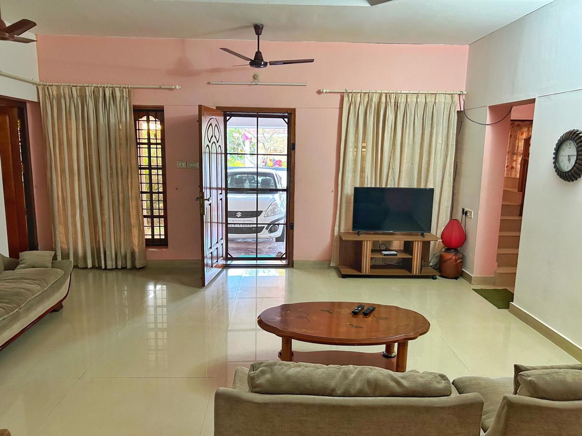 La Casa Trivandrum 4 Bhk Ac Luxury At Centre, Just 6 Kms To Airport