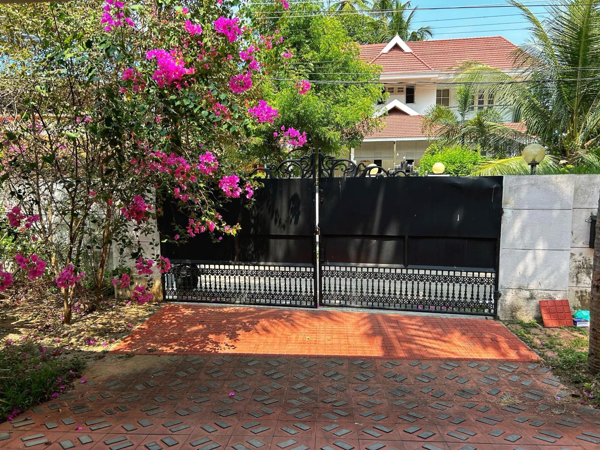 La Casa Trivandrum 4 Bhk Ac Luxury At Centre, Just 6 Kms To Airport Villa *