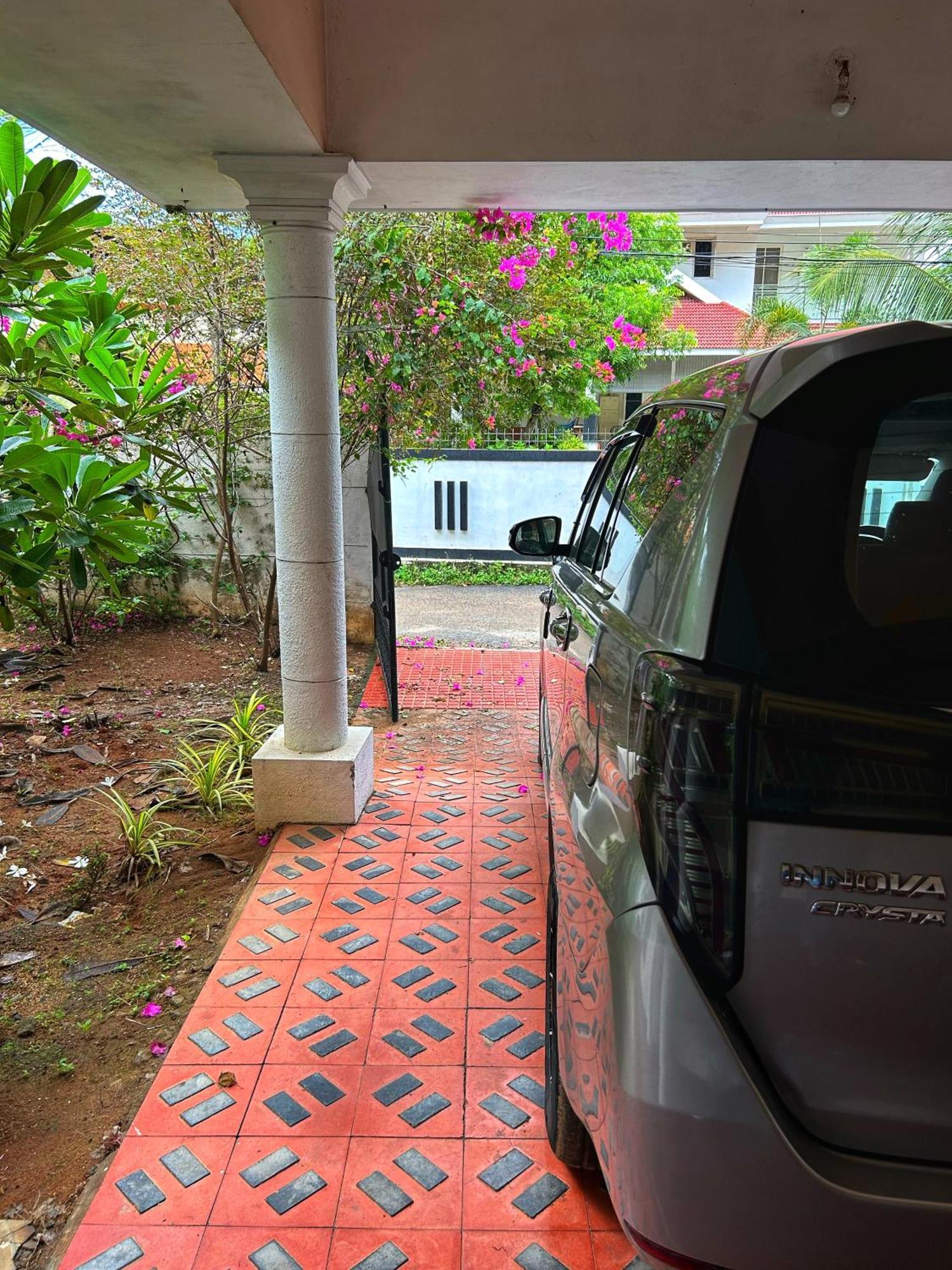 La Casa Trivandrum 4 Bhk Ac Luxury At Centre, Just 6 Kms To Airport *