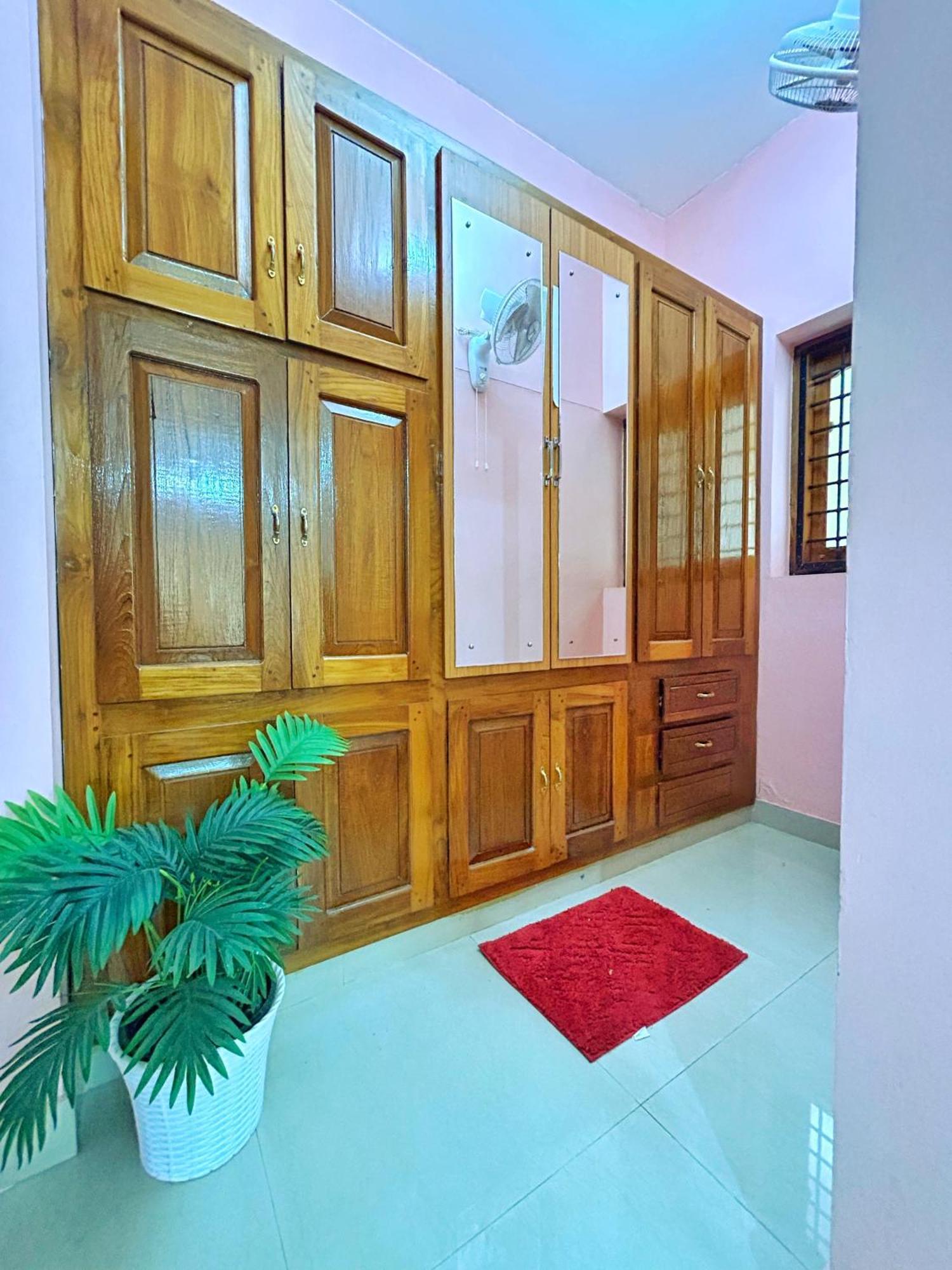 Villa La Casa Trivandrum 4 Bhk Ac Luxury At Centre, Just 6 Kms To Airport Thiruvananthapuram