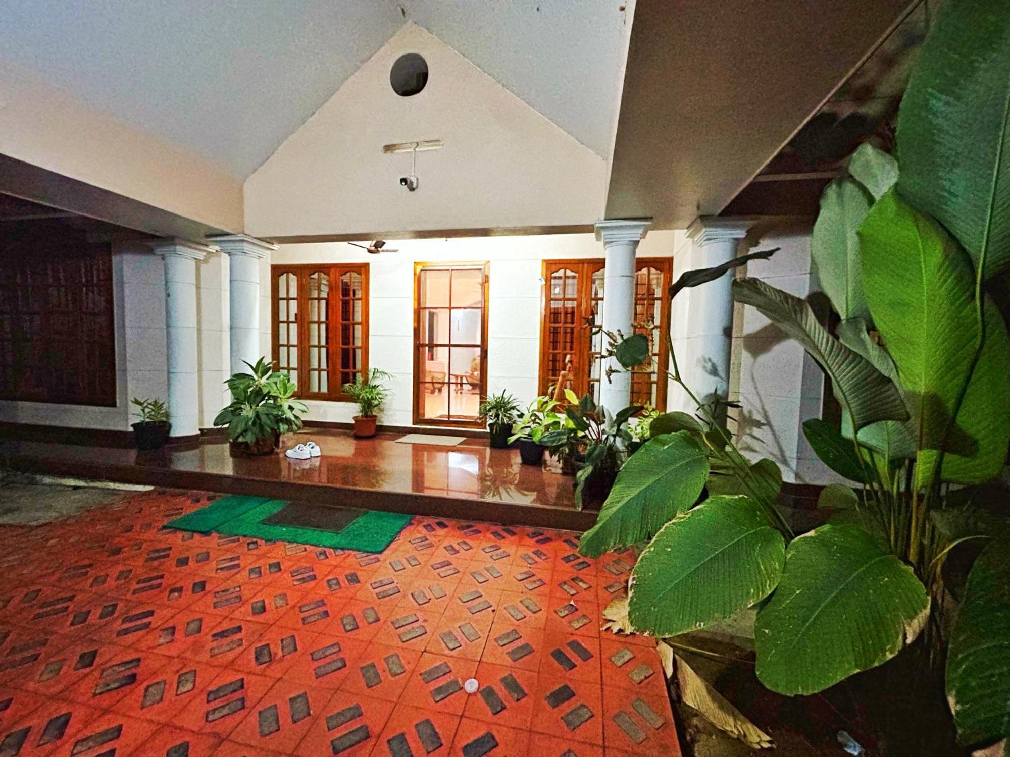 La Casa Trivandrum 4 Bhk Ac Luxury At Centre, Just 6 Kms To Airport *